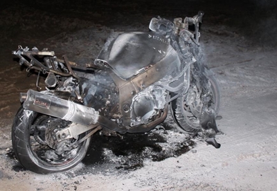 Motorfiets brand weens kortsluiting